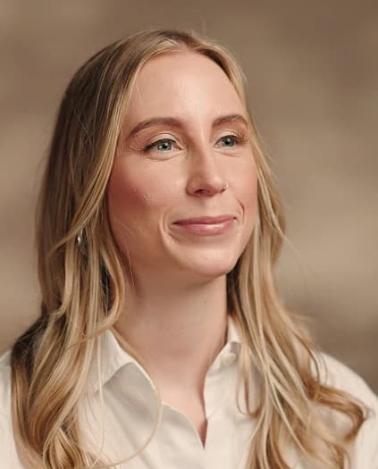 Headshot of Isabel Larrow