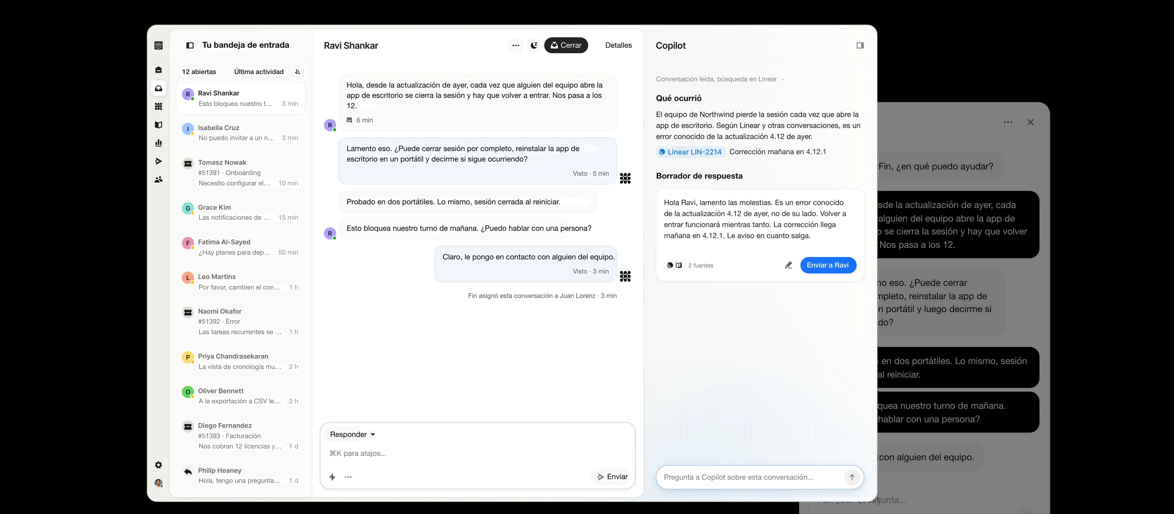 Bandeja de entrada de Intercom en la que se observa un problema de inicio de sesión en una aplicación de escritorio y Copilot redactando una respuesta con el Messenger del cliente